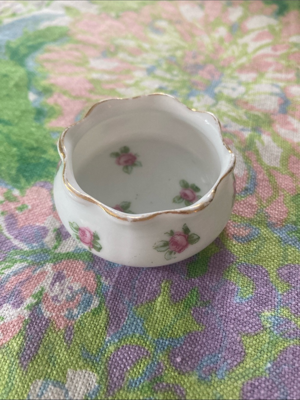 Porcelain Rose Scalloped Vintage Salt Trinket Dish - White with Pink Roses